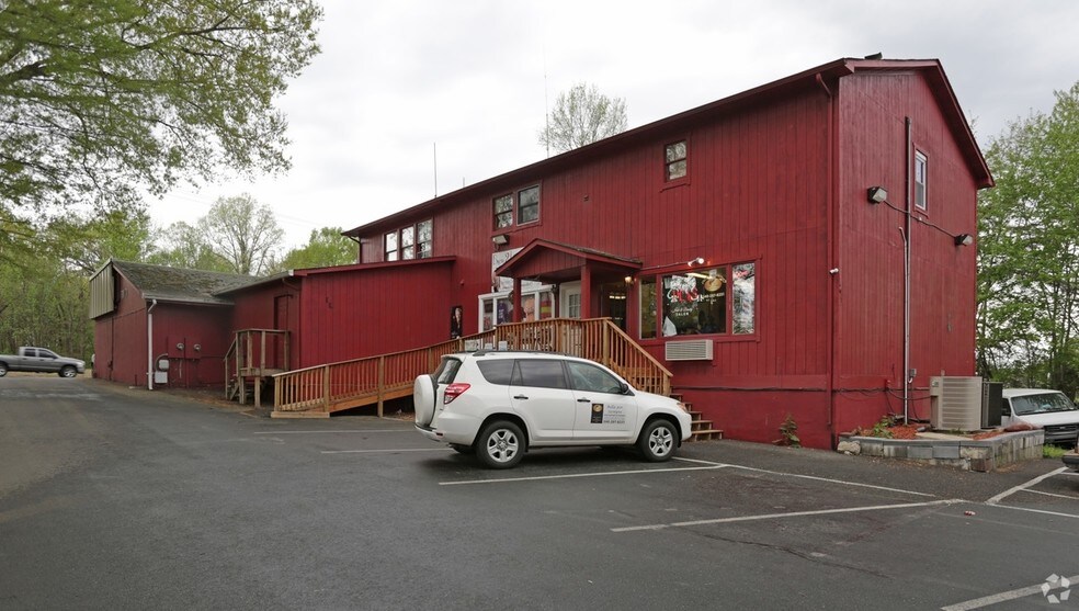 Office in Fredericksburg, VA for sale - Primary Photo - Image 1 of 1