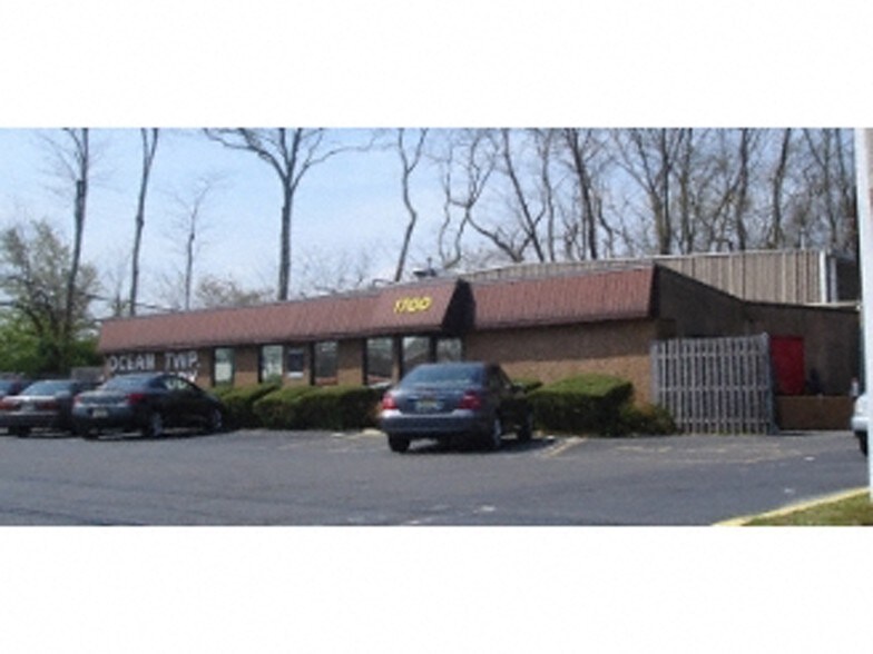 1700 State Route 35, Oakhurst, NJ for sale - Building Photo - Image 1 of 1