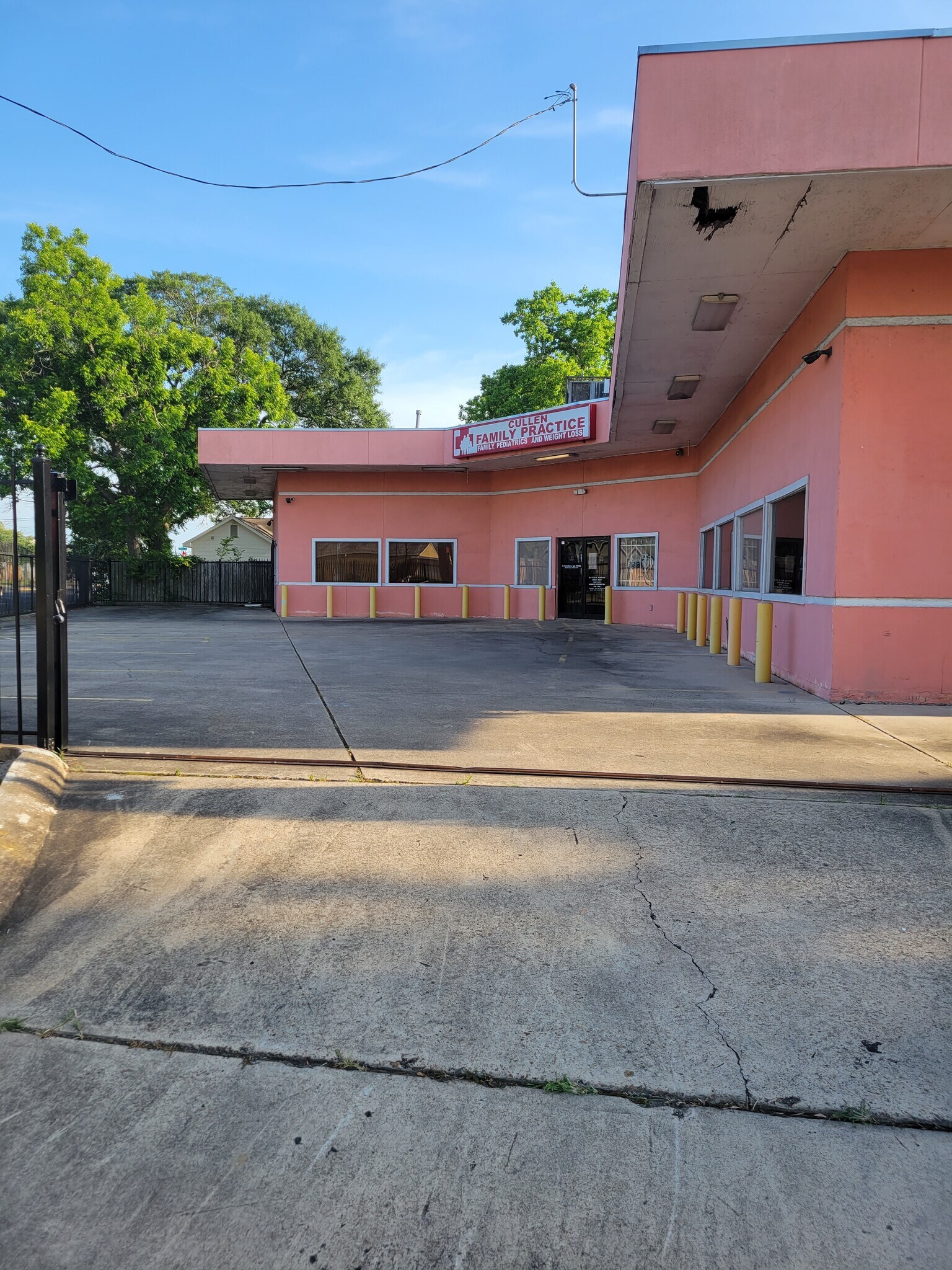 7710 Cullen Blvd, Houston, TX for sale Primary Photo- Image 1 of 1