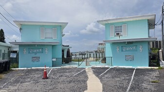 627 Bay Esplanade - Motel