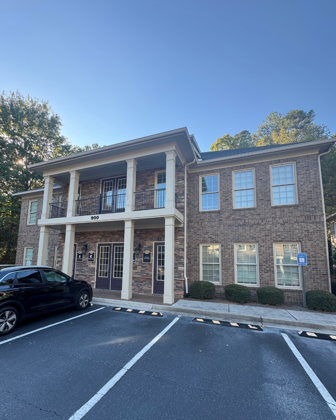 1905 Woodstock Rd, Roswell, GA for lease Building Photo- Image 1 of 9