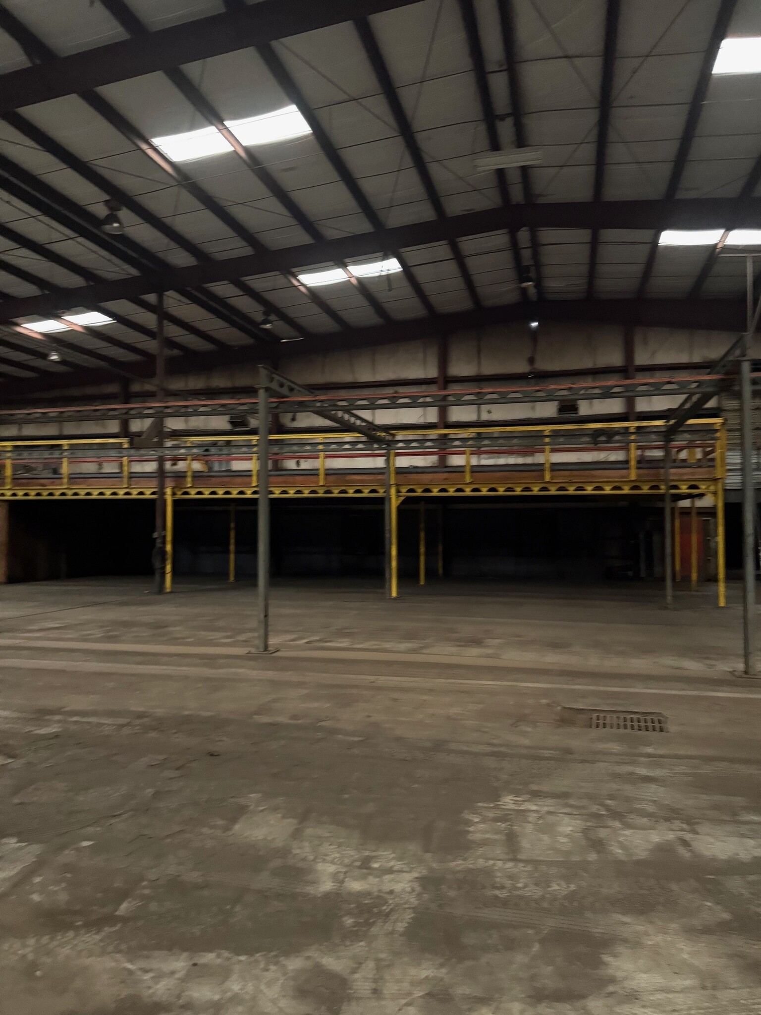 3335 35th Ave N, Birmingham, AL for lease Interior Photo- Image 1 of 7