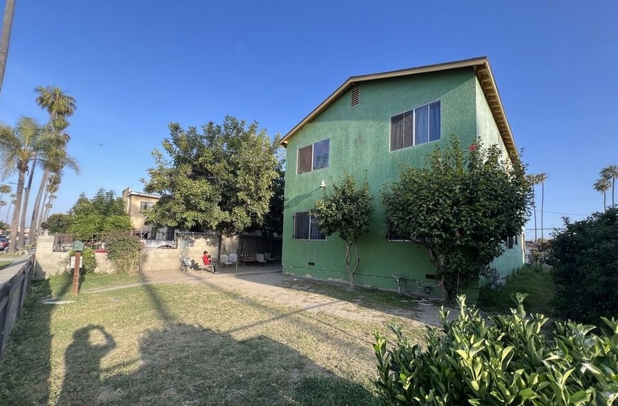 210 W 77th St, Los Angeles, CA for sale - Primary Photo - Image 1 of 1