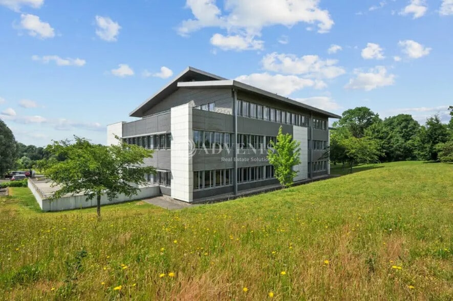 Office in Roissy-en-France for lease - Building Photo - Image 1 of 8