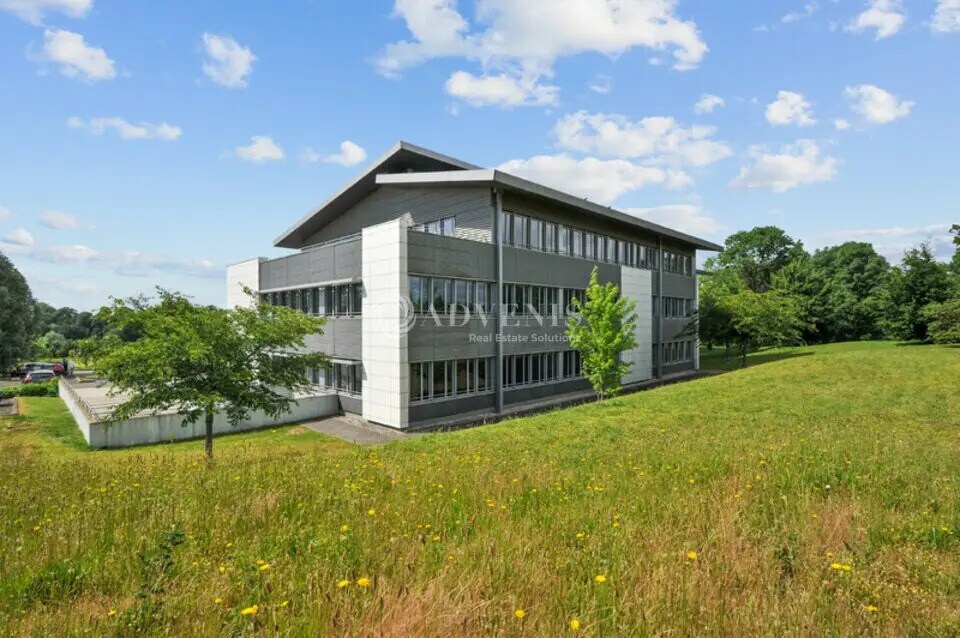Office in Roissy-en-France for lease Building Photo- Image 1 of 9