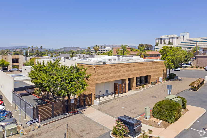 355 E Grand Ave, Escondido, CA for lease - Building Photo - Image 2 of 4