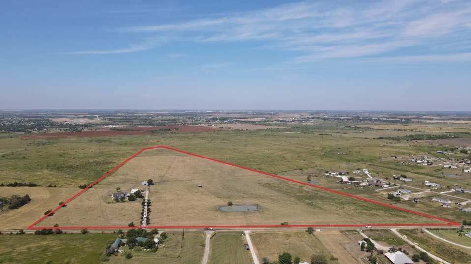 6011 V V Jones Rd, Venus, TX for sale - Primary Photo - Image 1 of 2