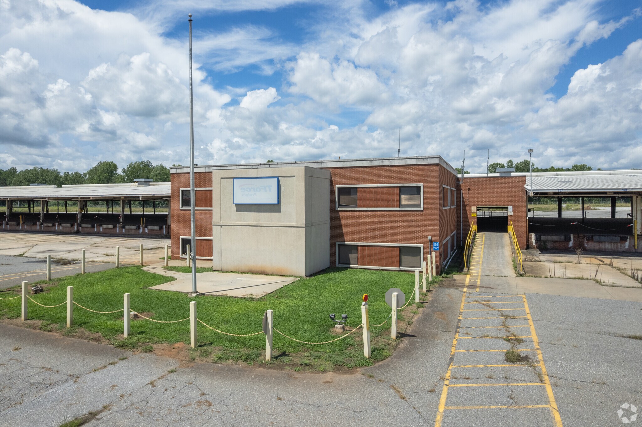 129 Pleasant School Rd, Gaffney, SC for sale Primary Photo- Image 1 of 1