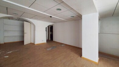 Retail in Reus, Tarragona for lease Interior Photo- Image 2 of 7