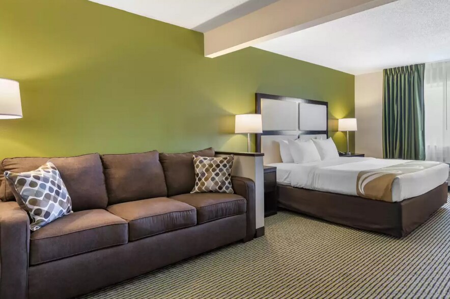 4105 E Wilder Rd, Bay City, MI for sale - Interior Photo - Image 2 of 5