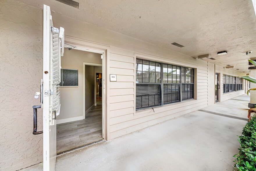 5341 W Atlantic Ave, Delray Beach, FL for lease - Building Photo - Image 2 of 6