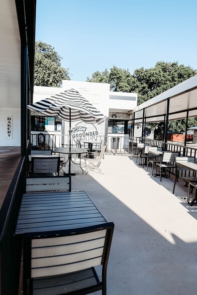 604 N Center St, Bonham, TX for sale - Building Photo - Image 1 of 1