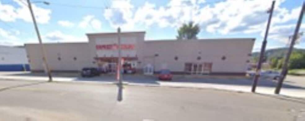 615 Walnut St, East Liverpool, OH for lease - Building Photo - Image 2 of 2