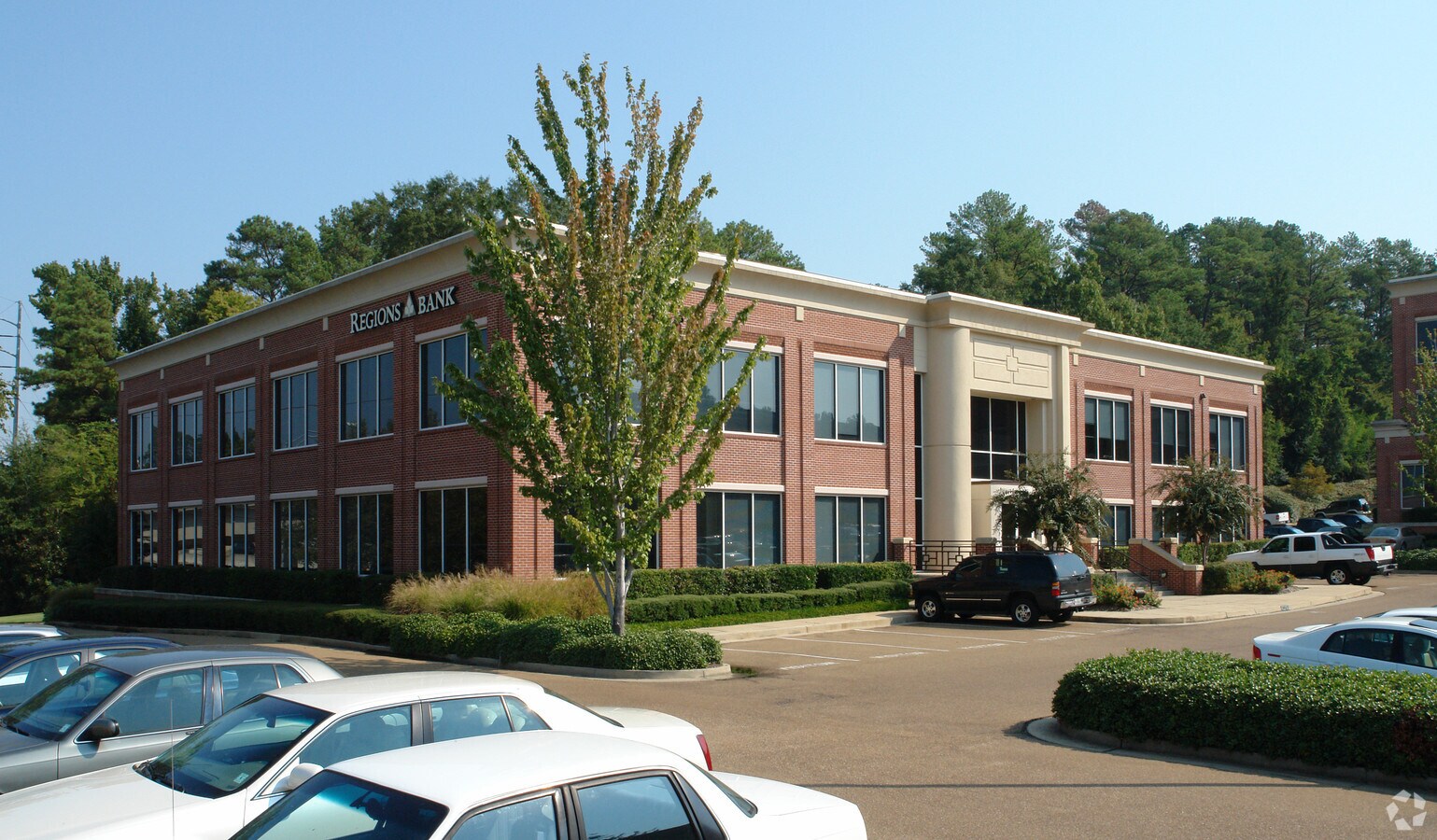 4270 I 55, Jackson, MS 39211 Meadowbrook Office Park