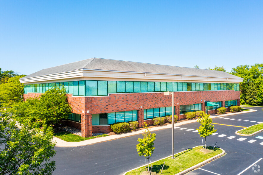 800 Enterprise Dr, Horsham, PA for lease - Building Photo - Image 1 of 9