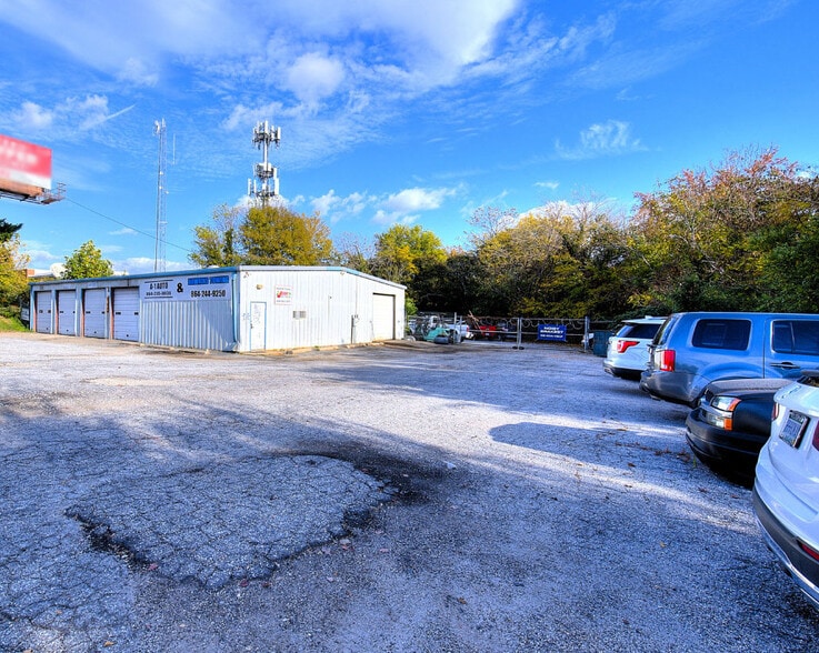 904-940 Wade Hampton Blvd, Greenville, SC for sale - Building Photo - Image 2 of 3