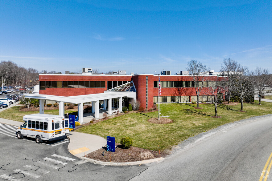 90 Libbey Industrial Pky, Weymouth, MA for lease - Primary Photo - Image 1 of 4