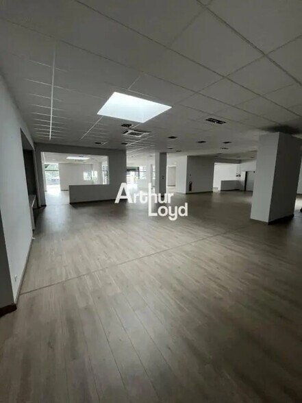 Retail in Vallauris for lease - Interior Photo - Image 2 of 7