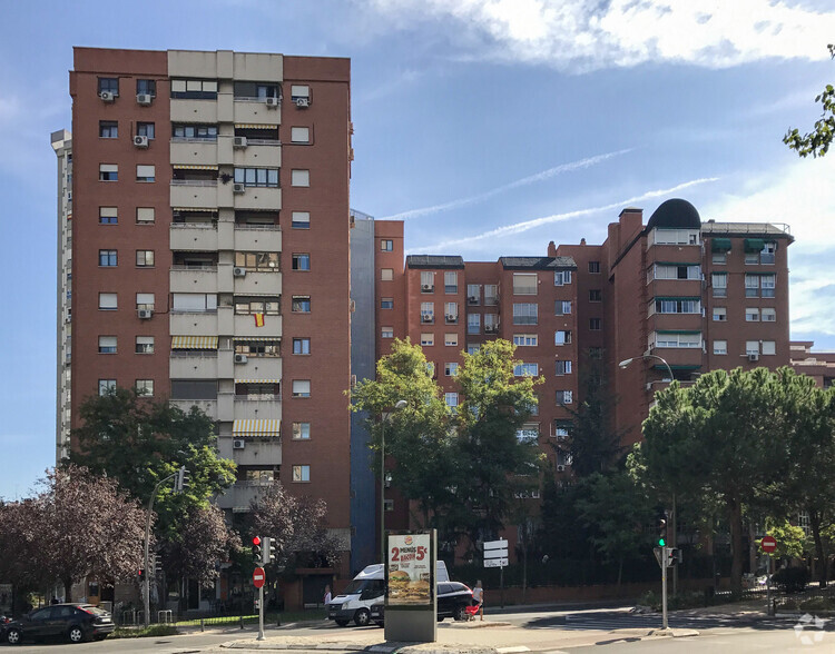 Avenida De San Luis, 166, Madrid, Madrid for lease - Primary Photo - Image 1 of 3