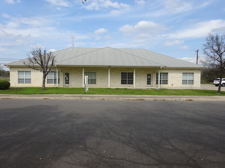 605 River Bend Dr, Georgetown, TX for lease - Building Photo - Image 1 of 14