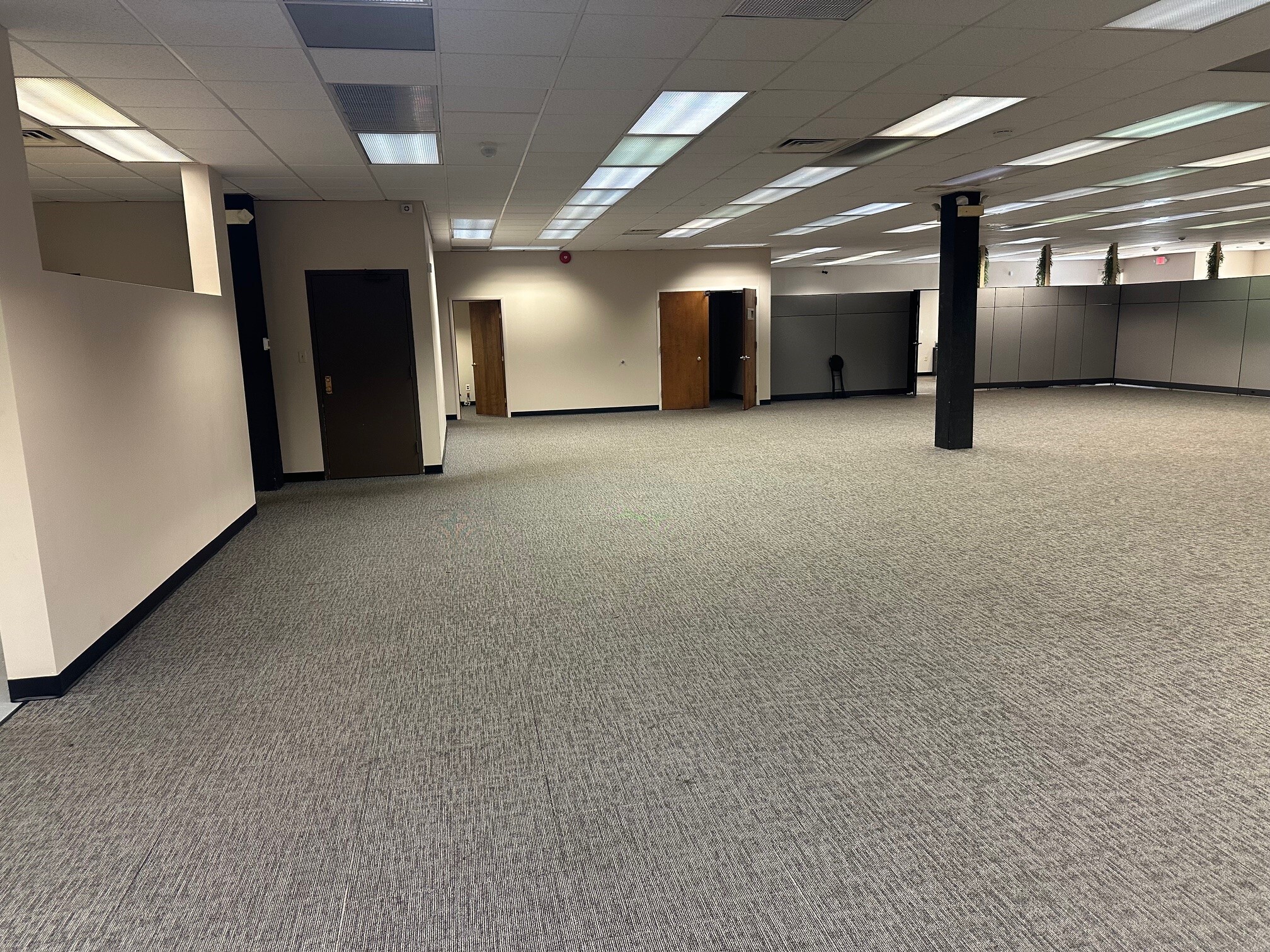 2351 Whirlpool St, Niagara Falls, NY for lease Interior Photo- Image 1 of 9