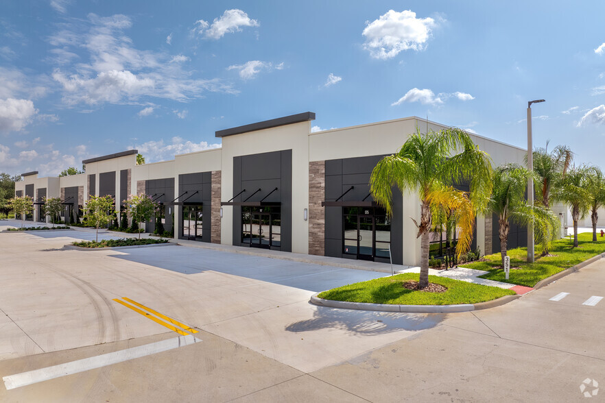 315 Monroe Rd, Sanford, FL for lease - Building Photo - Image 3 of 6