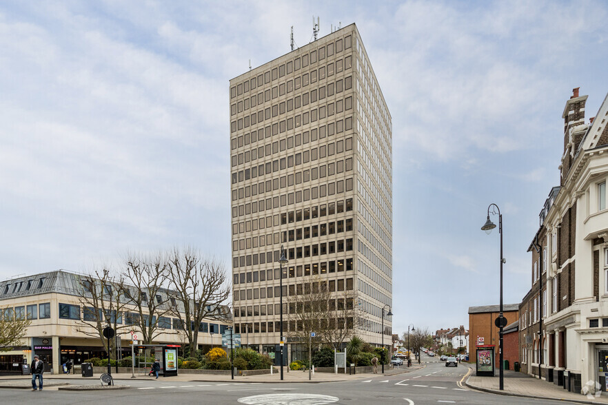 St Georges Sq, New Malden for lease - Building Photo - Image 1 of 5