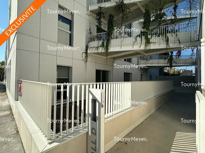 Office in Bordeaux for lease - Building Photo - Image 3 of 5