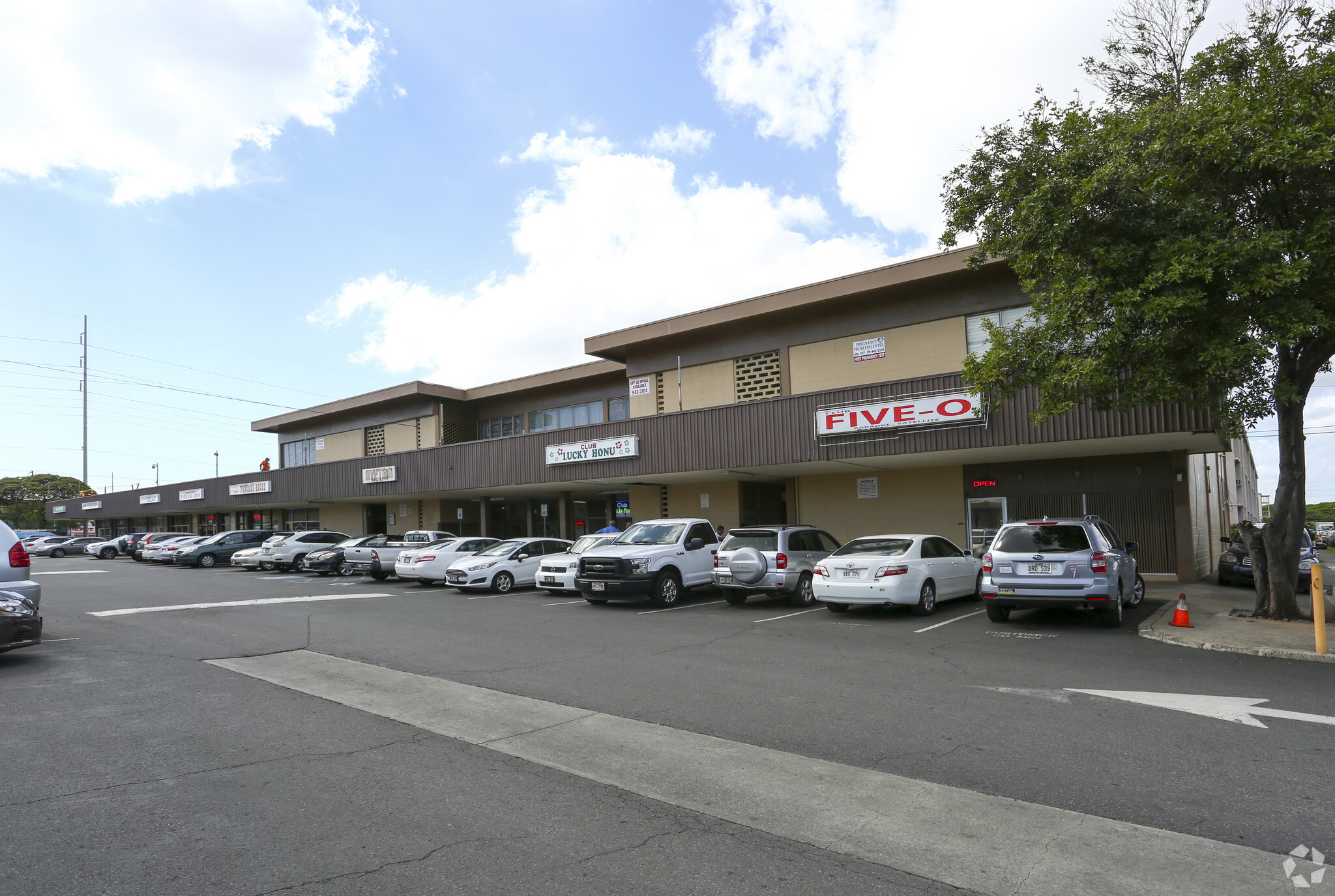 1414 Dillingham Blvd, Honolulu, HI for lease Primary Photo- Image 1 of 5