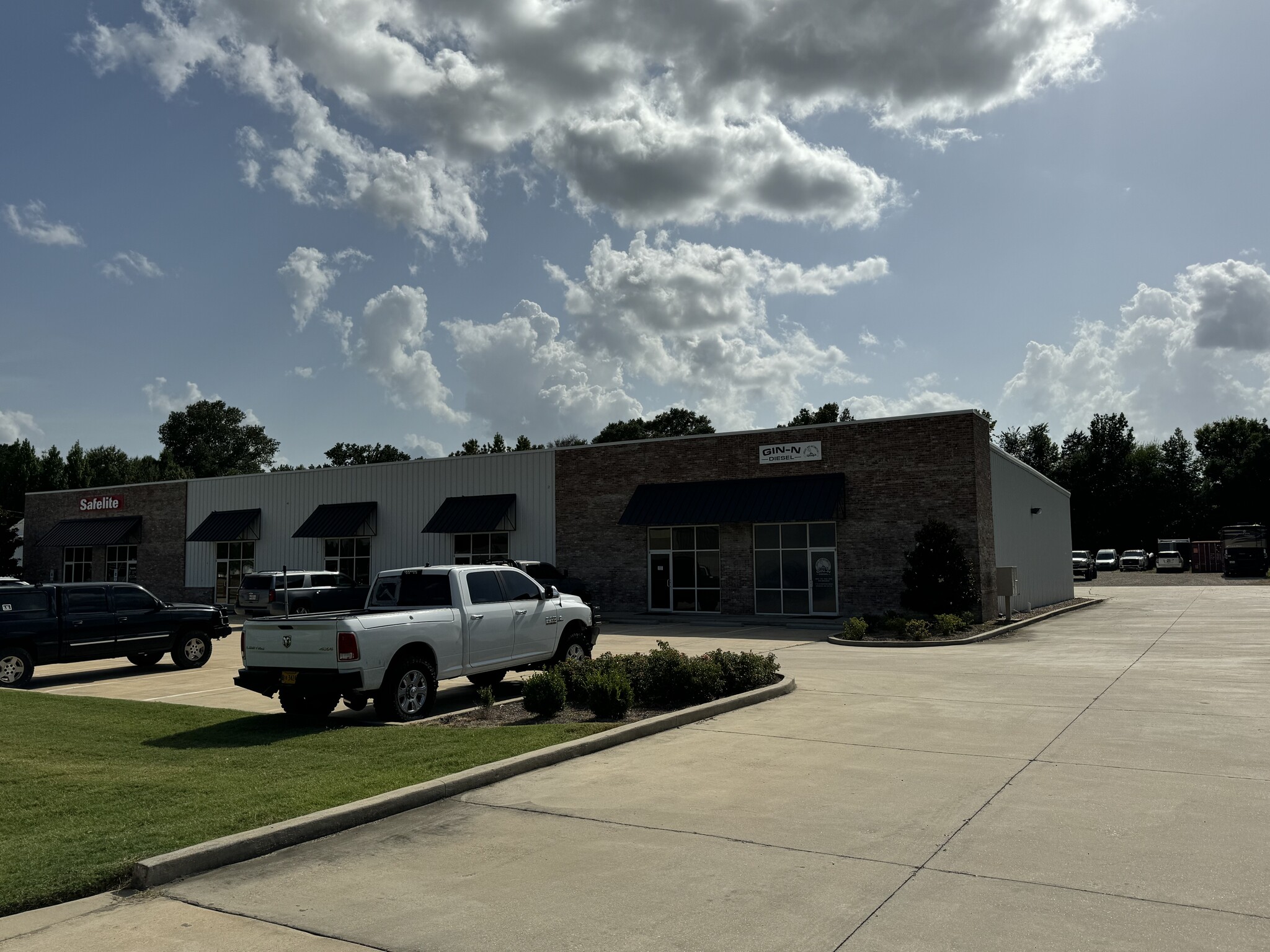 119 Enterprise Dr, Madison, MS for lease Building Photo- Image 1 of 3