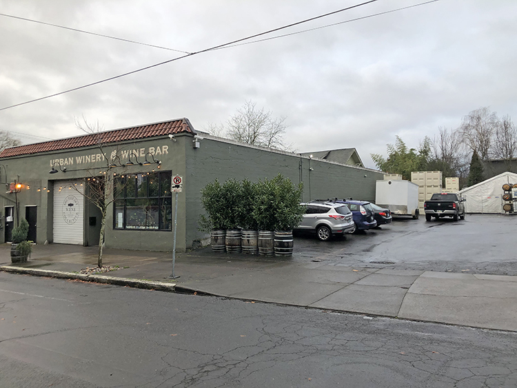 2425 SE 35th Pl, Portland, OR for lease - Primary Photo - Image 1 of 3