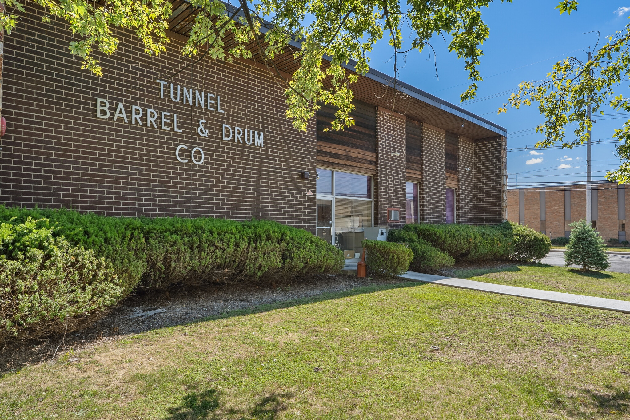 85 Triangle Blvd, Carlstadt, NJ for lease Building Photo- Image 1 of 4