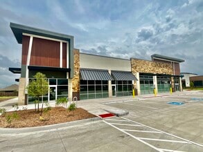 7051 Wayne Rd, Westland, MI for lease Interior Photo- Image 1 of 2