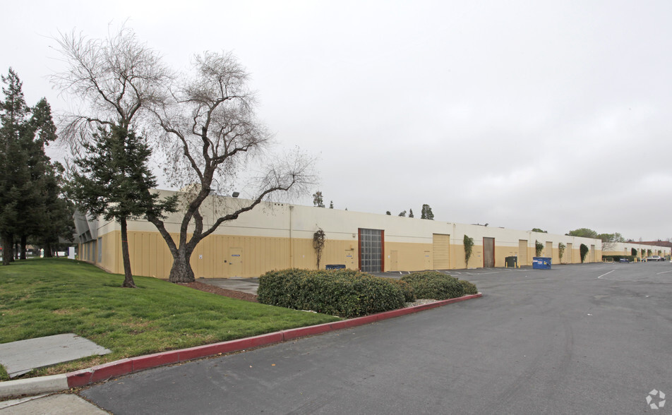 2200 Zanker Rd, San Jose, CA for lease - Building Photo - Image 3 of 4