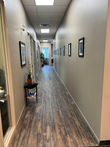 4960 Rue Levy, Saint-Laurent, QC for lease - Lobby - Image 1 of 24