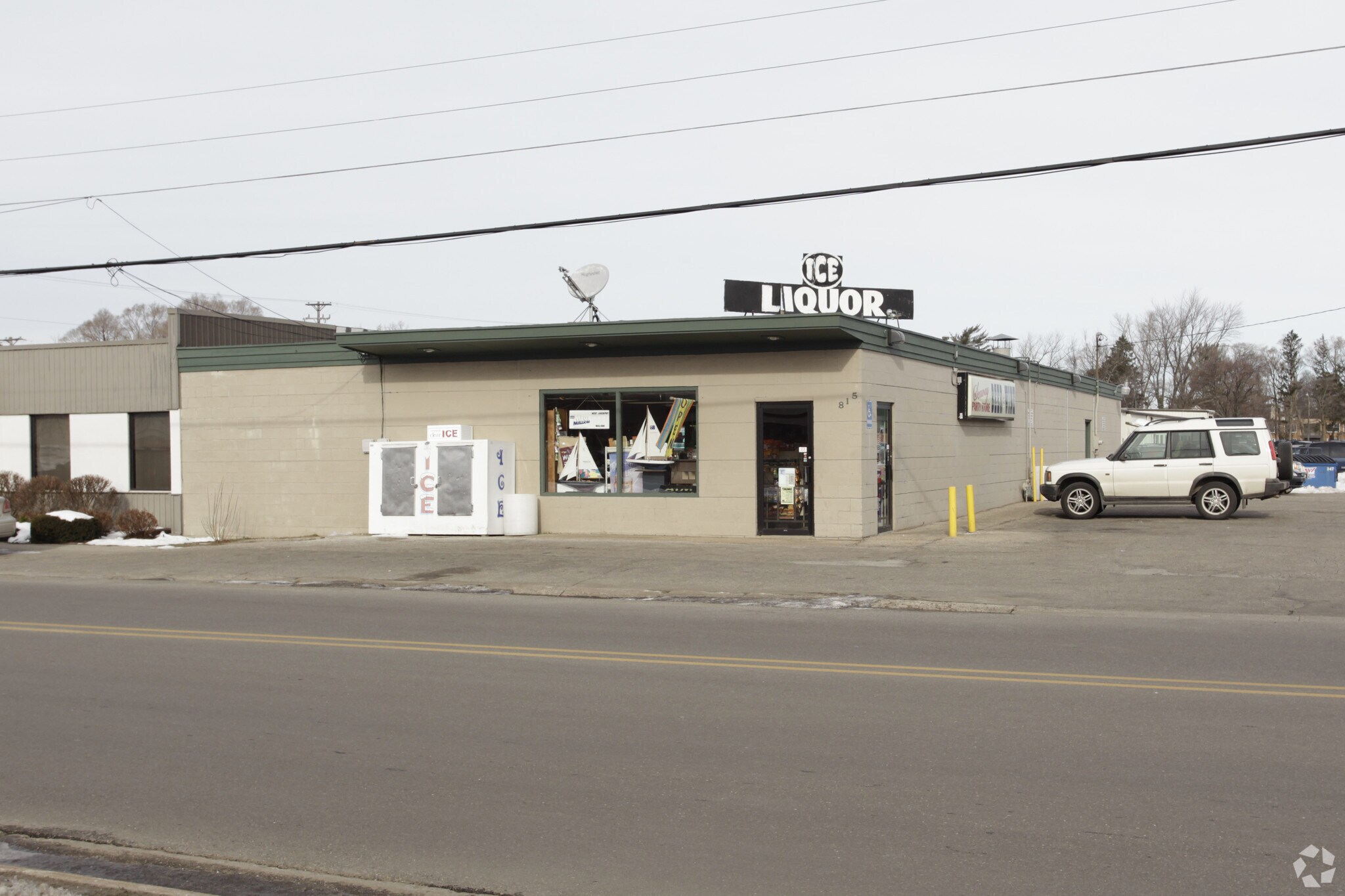 815 Taylor Ave, Grand Haven, MI for sale Primary Photo- Image 1 of 1