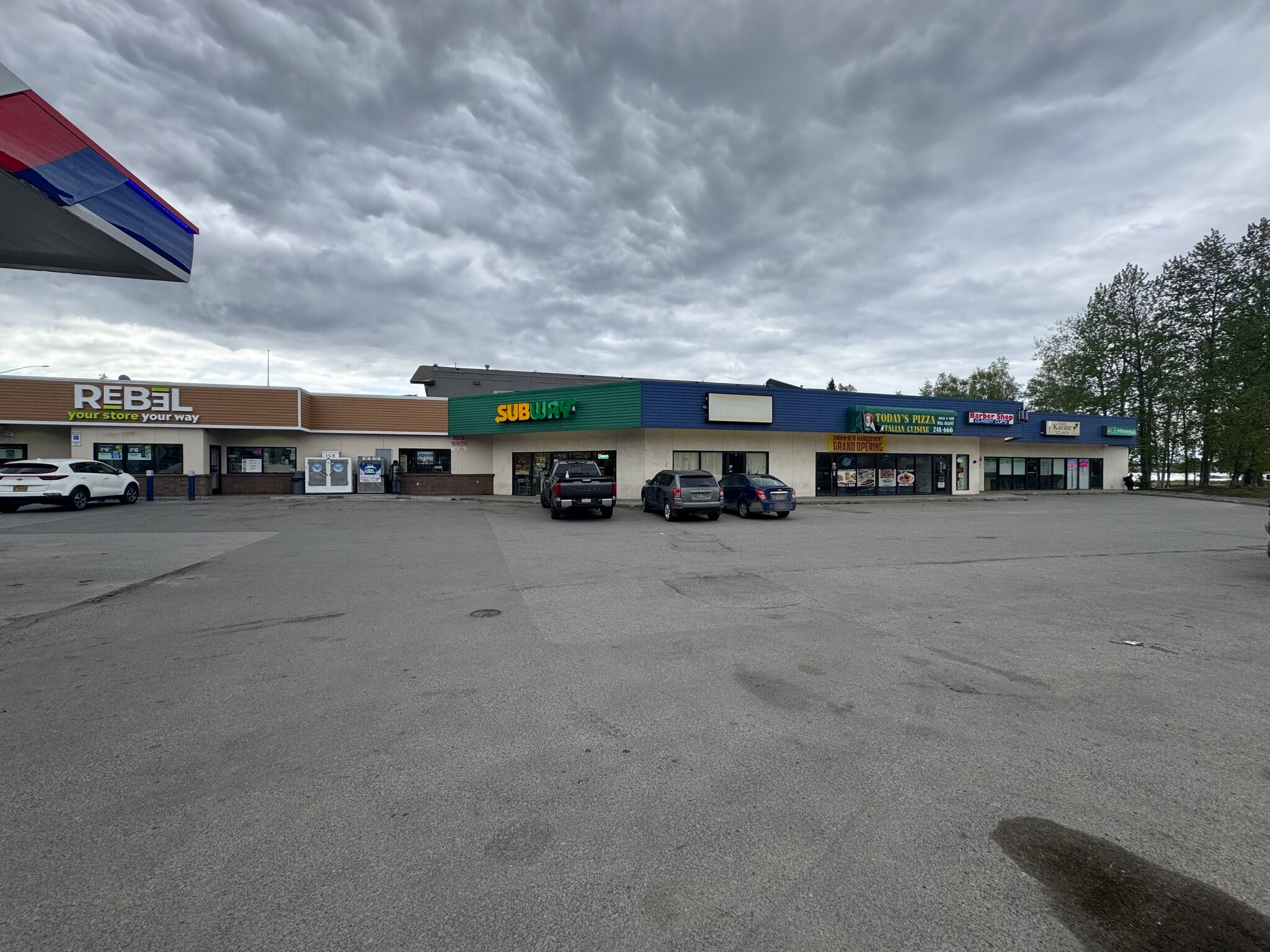 4608 Spenard Rd, Anchorage, AK for lease Building Photo- Image 1 of 8