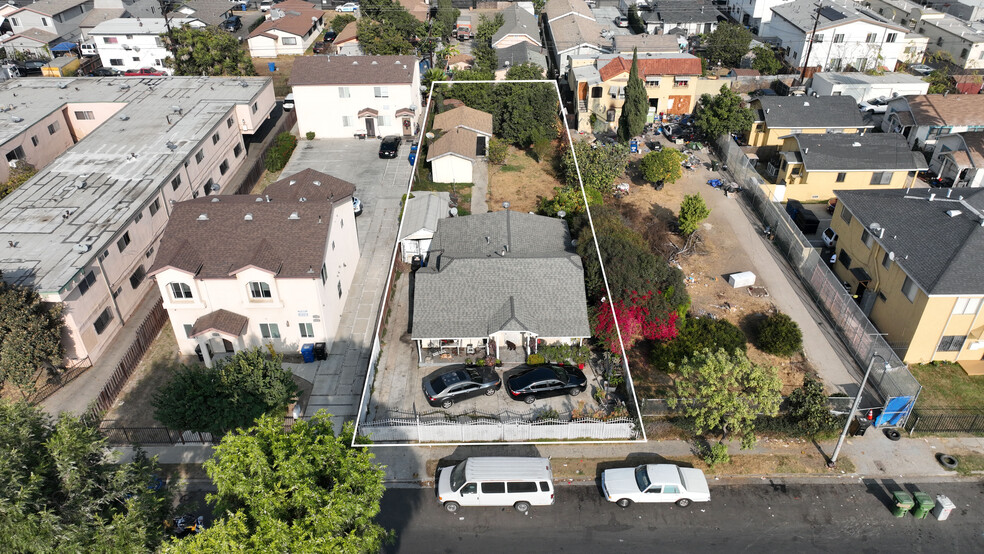 707 W 80th St, Los Angeles, CA for sale - Primary Photo - Image 1 of 25