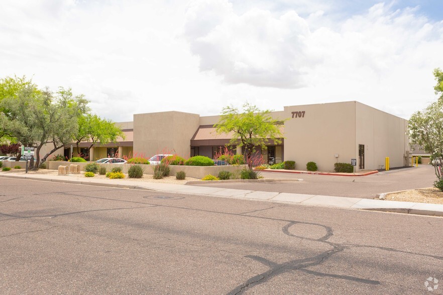 7707 E Acoma Dr, Scottsdale, AZ for lease - Primary Photo - Image 1 of 11