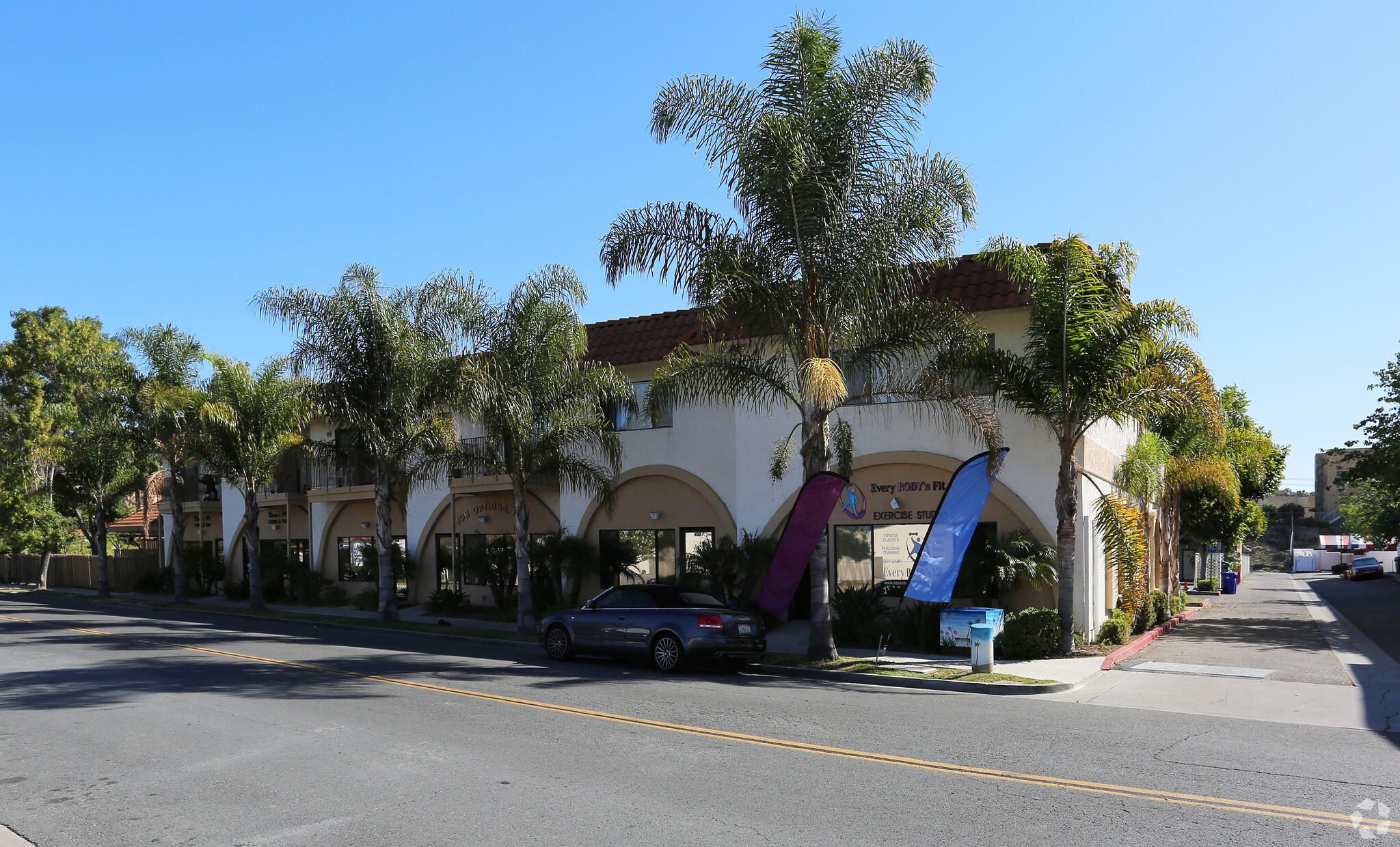 560 Greenbrier Dr, Oceanside, CA for lease Primary Photo- Image 1 of 38