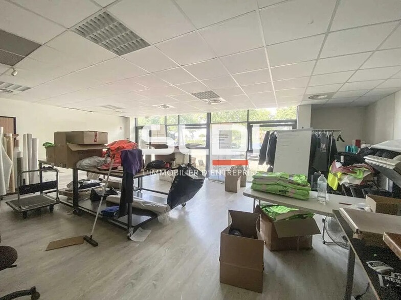 Office in Décines-Charpieu for lease - Interior Photo - Image 3 of 5