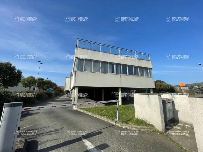 Office in Labège for lease - Building Photo - Image 2 of 31