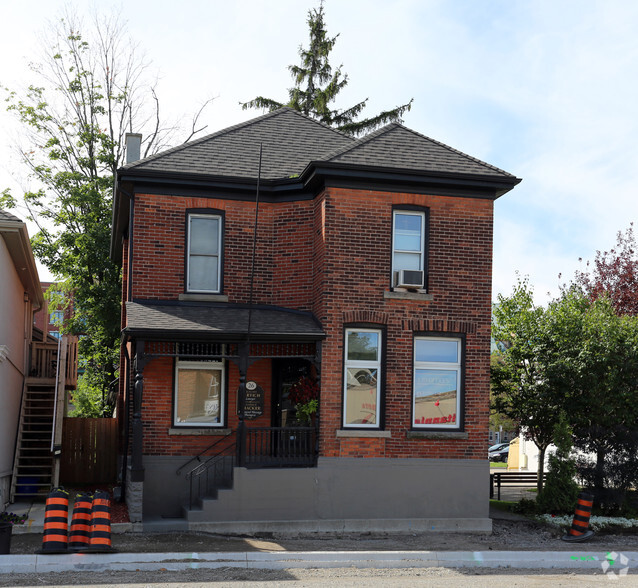 26 King St E, Hamilton, ON for sale - Primary Photo - Image 1 of 2