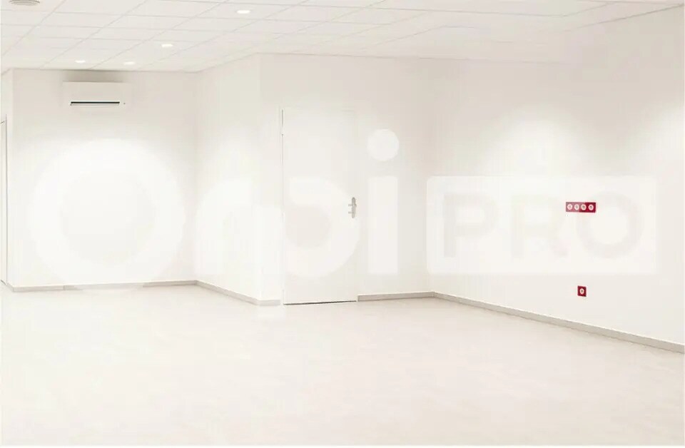 Retail in Tosse for lease Interior Photo- Image 1 of 2