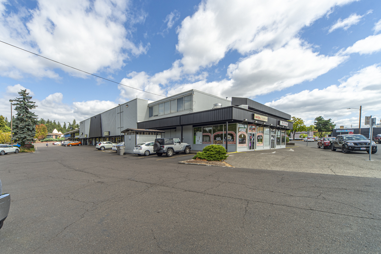 11945 SW Pacific Hwy, Tigard 97223 - Tigard Plaza | LoopNet.co.uk