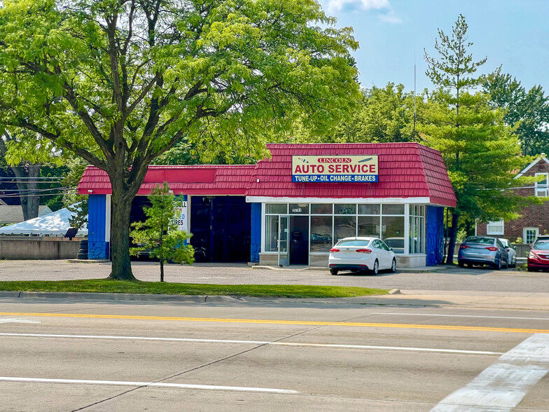 25761 Coolidge Hwy, Oak Park, MI for sale - Building Photo - Image 1 of 3