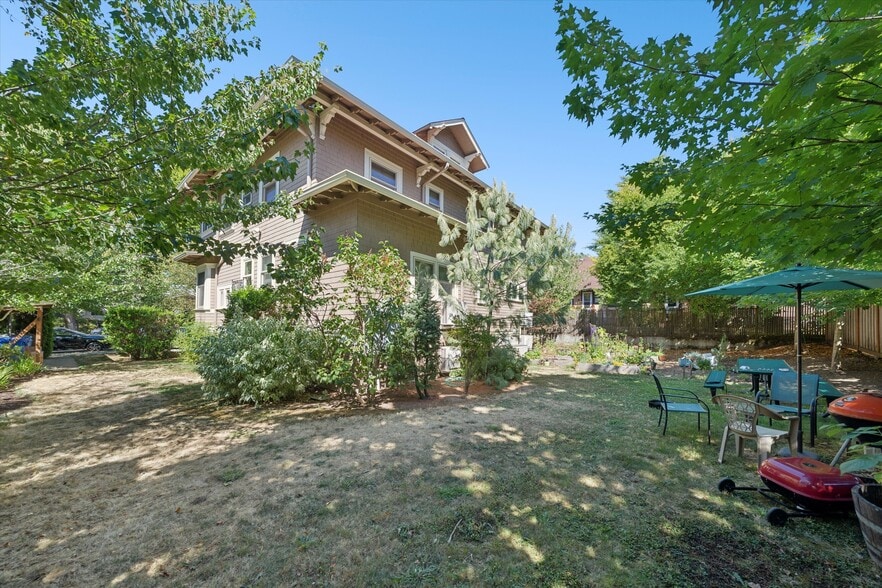 2520 SE Madison St, Portland, OR for sale - Building Photo - Image 3 of 31