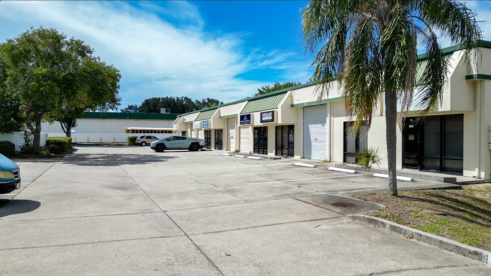467 Forest Ave, Cocoa, FL for lease - Building Photo - Image 3 of 8