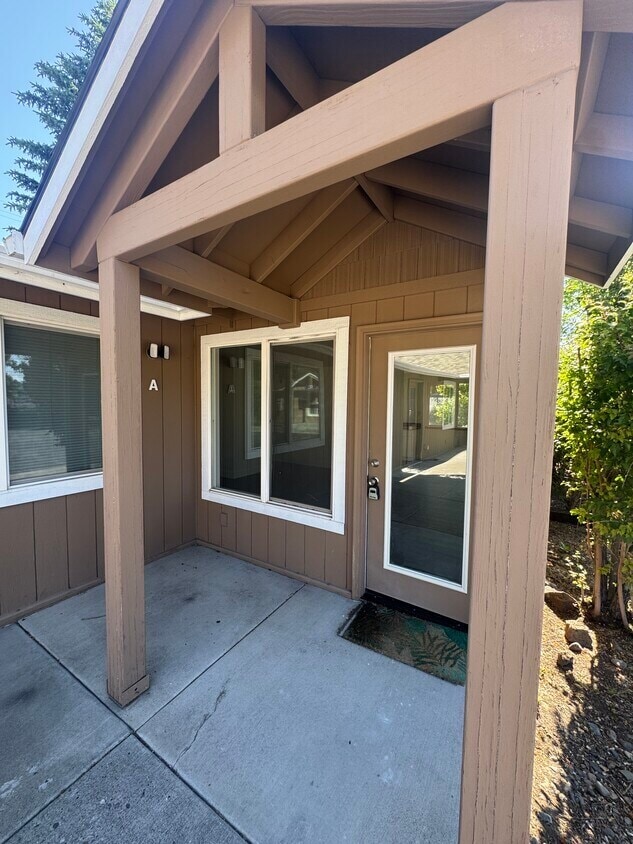 909 SE 2nd St, Bend, OR for sale Building Photo- Image 1 of 9