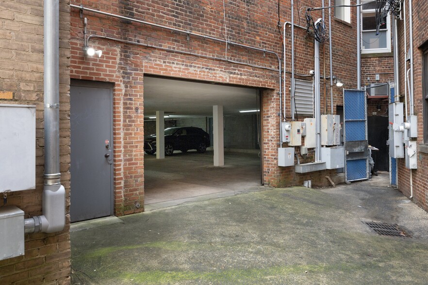 401 N Mangum St, Durham, NC for lease - Building Photo - Image 3 of 26